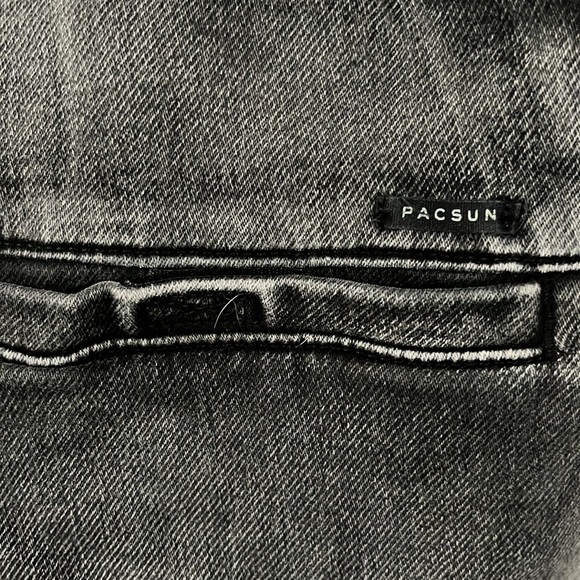 PacSun Charcoal Volley Shorts - size Medium. - Picture 7 of 8